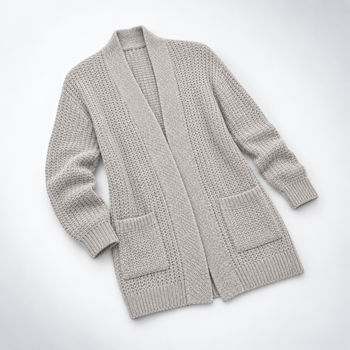 Elegancki sweter damski z przodu na modelce, stylizacja jesienna