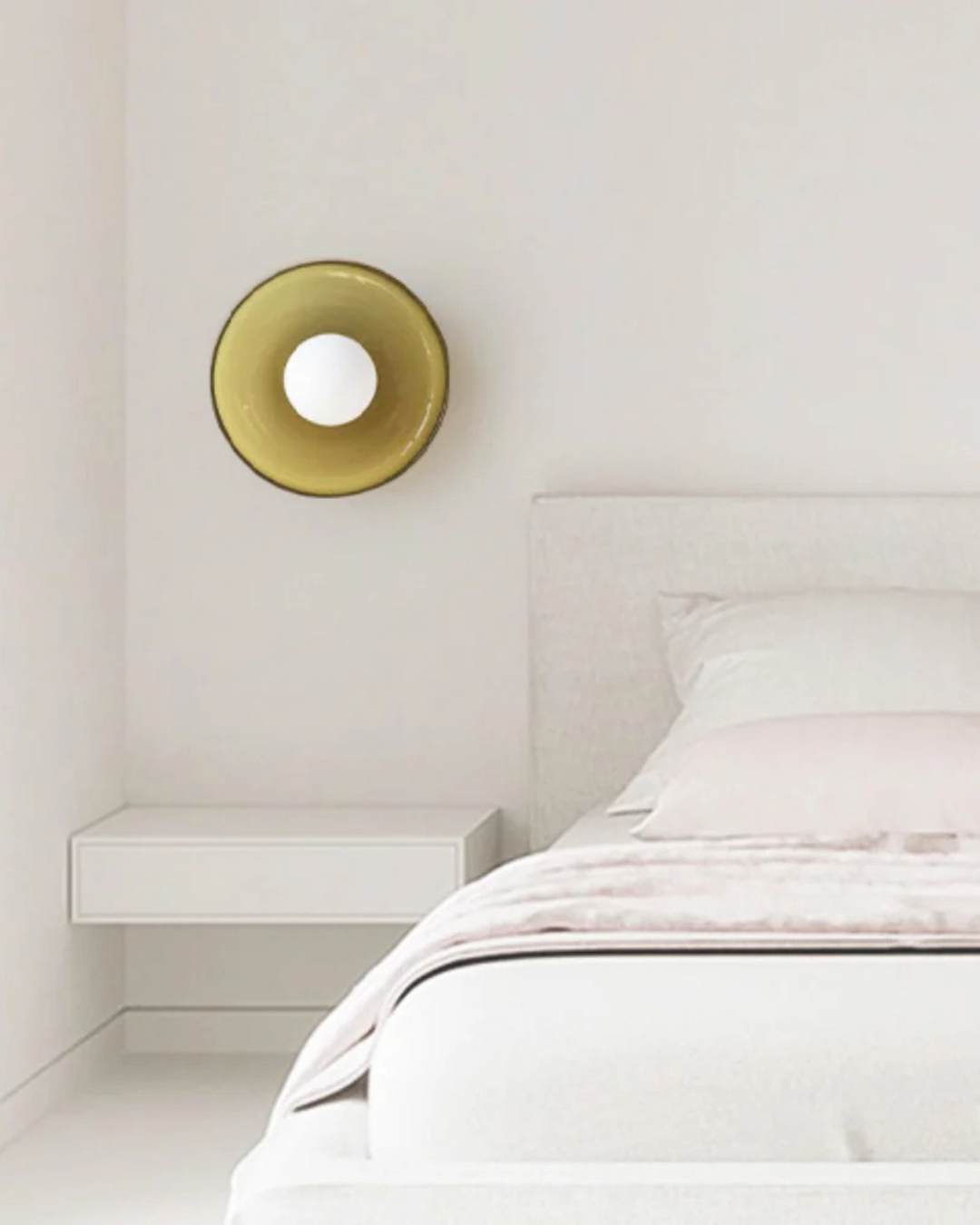 Ekskluzywna lampa ścienna o nowoczesnym designie do salonu