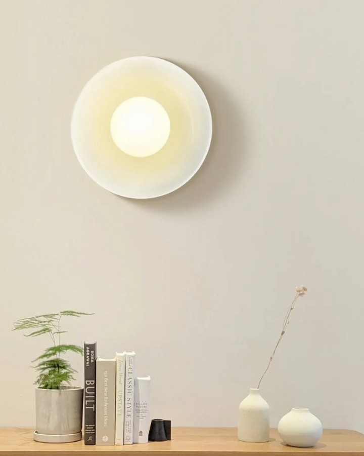 Artystyczna lampa dekoracyjna idealna do nowoczesnej sypialni