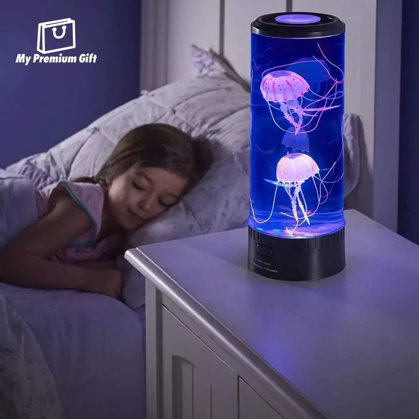 Akwarium dekoracyjne z meduzami jako relaksująca lampa LED do salonu
