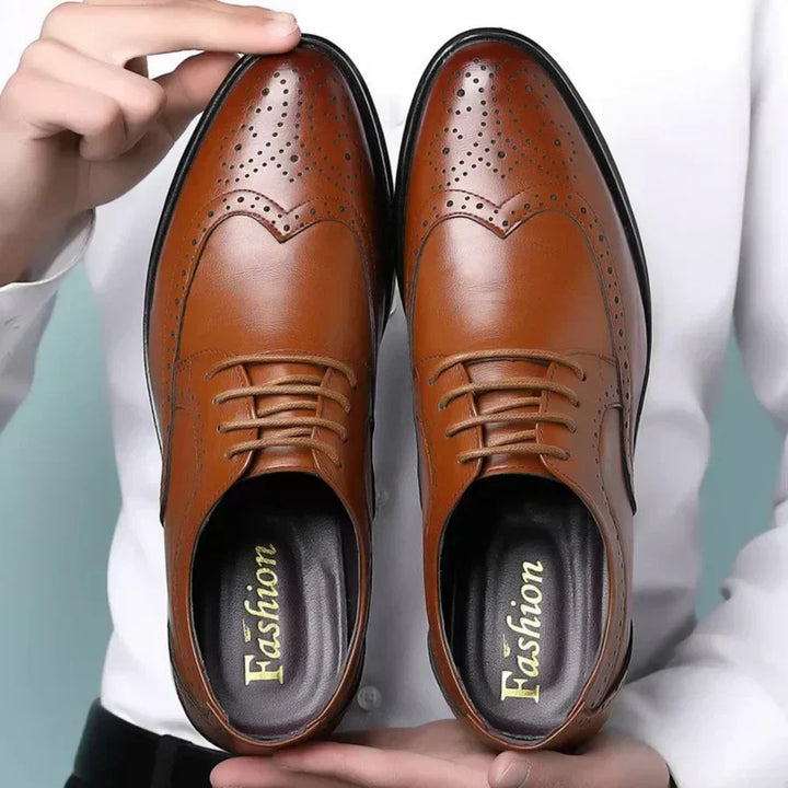 Brązowe męskie buty wizytowe Lorenzo ze sznurowaniem w eleganckim wydaniu