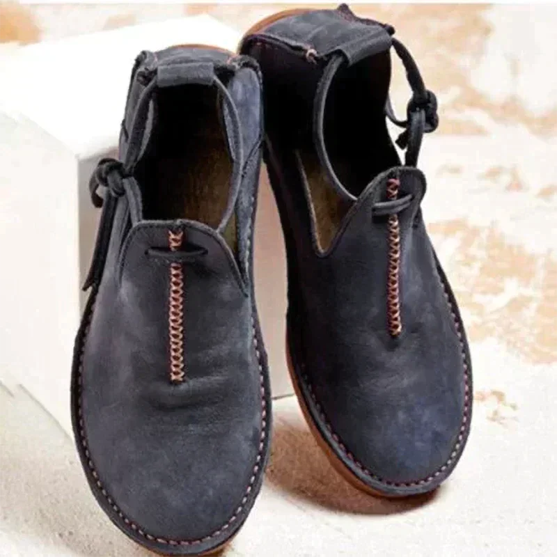 Niebieskie damskie buty na jesień z ozdobnym szwem