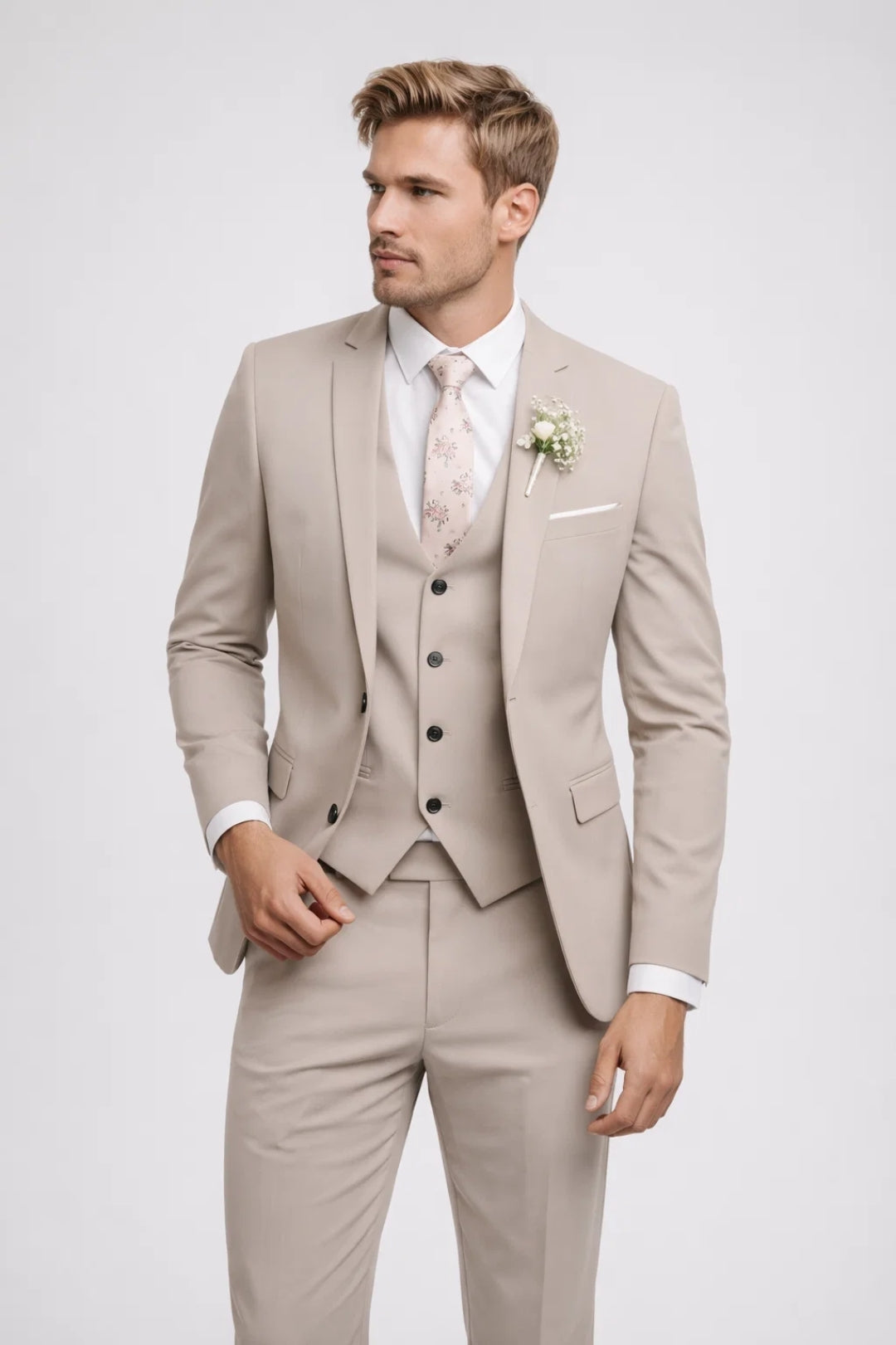 Mężczyzna w beżowym męskim garniturze 3-częściowym slim fit Stanisław
