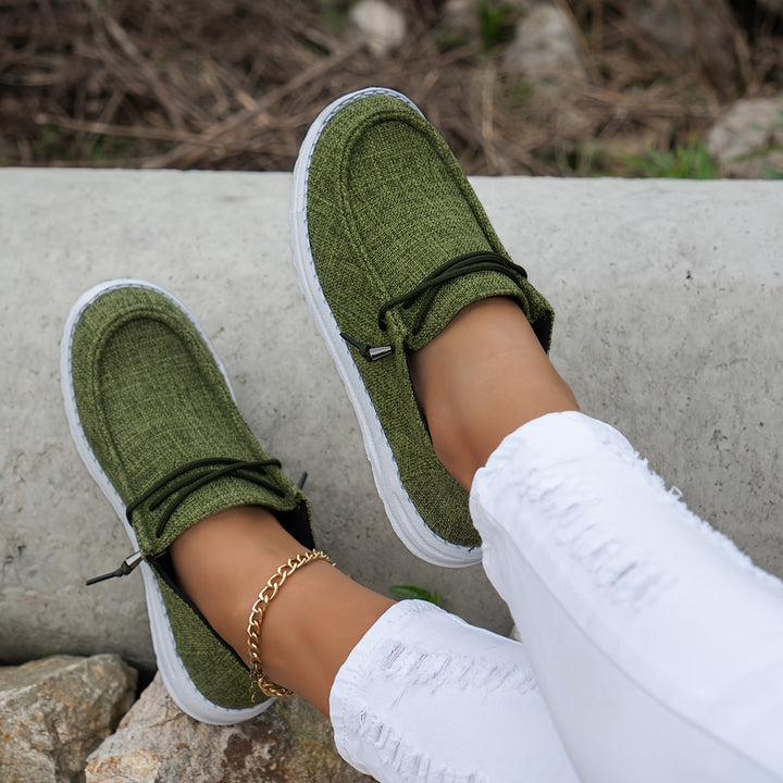 Modne obuwie damskie slip-on, wygodne sneakersy letnie od góry