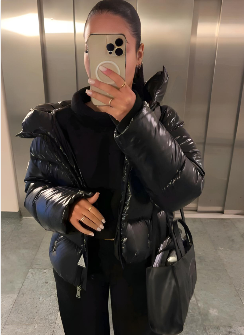 Damska zimowa kurtka pikowana z kapturem w stylizacji lifestyle