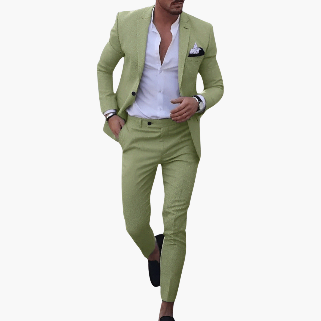 Męski garnitur slim fit, tył marynarki, elegancka odzież wizytowa