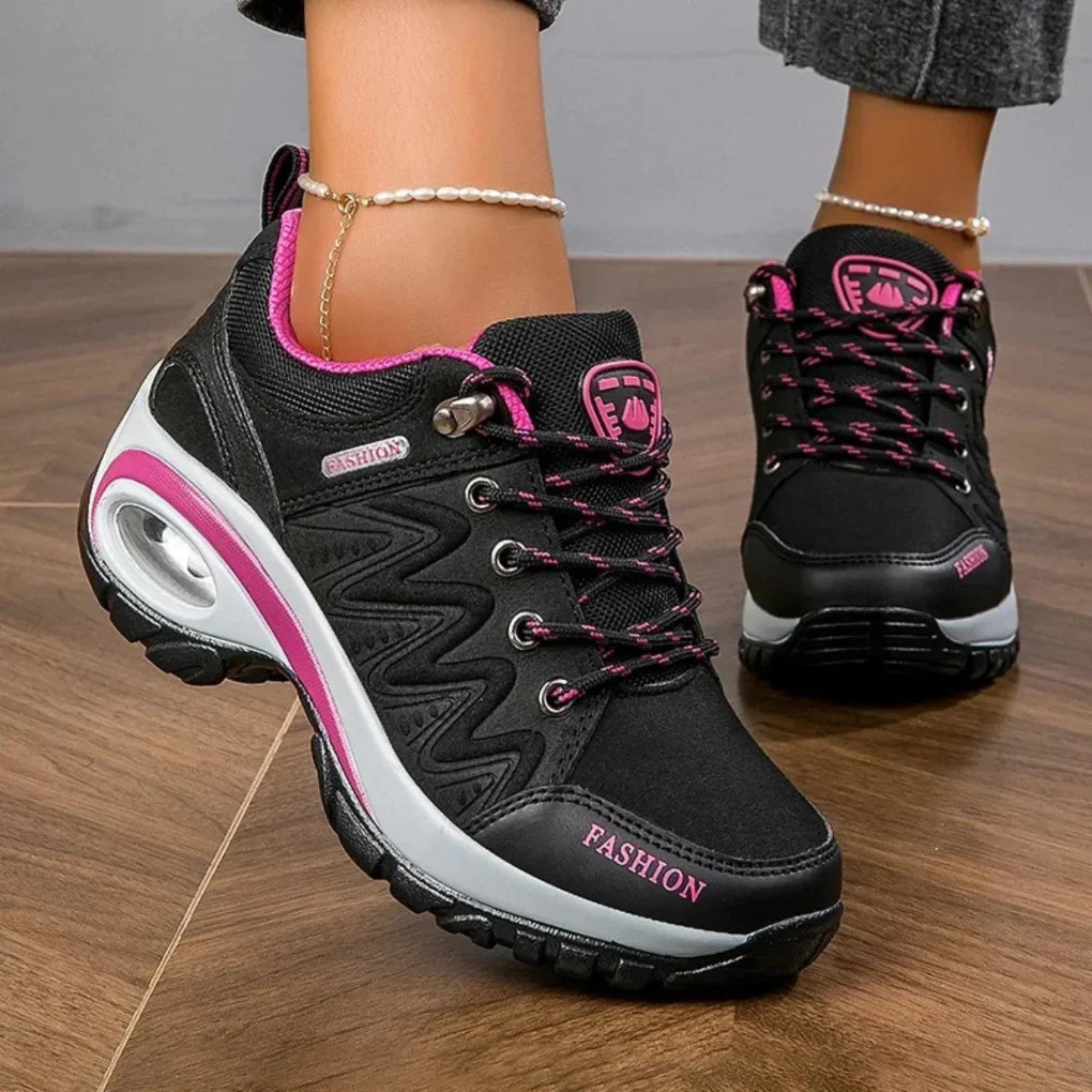 Czarne damskie buty trekkingowe ze sznurowaniem