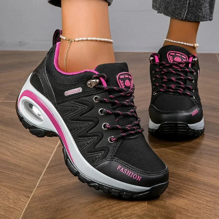 Czarne damskie buty trekkingowe ze sznurowaniem