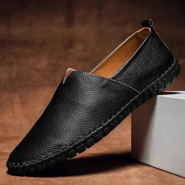 Granatowe mokasyny męskie casual slip-on, modne i wygodne obuwie męskie smart casual na wiosnę i lato