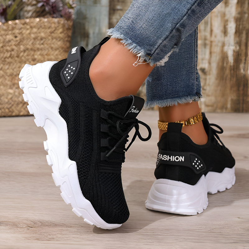 Detal wykończenia cholewki w ortopedycznych sneakersach damskich