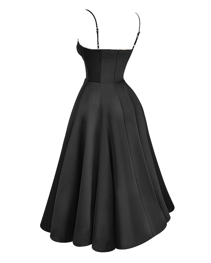 Elegancki gorset sukienki tiulowej w kolorze róż blush