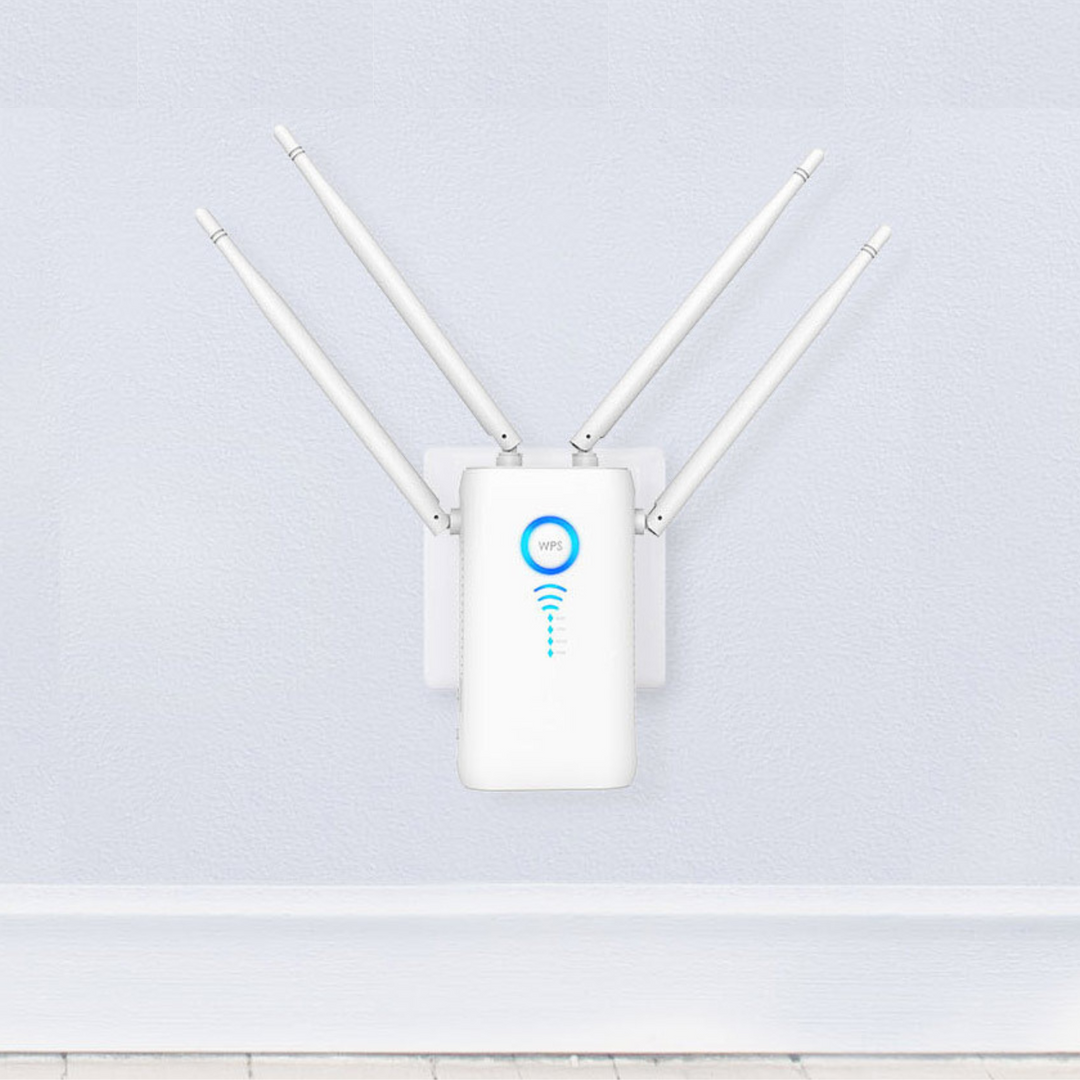 Bezprzewodowy wzmacniacz zasięgu WiFi zamontowany w gniazdku ściennym