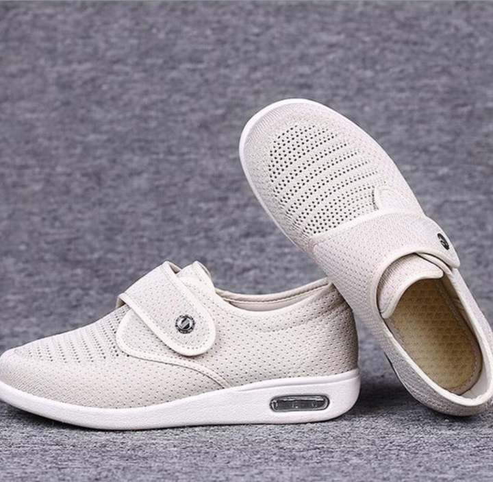 Beżowe damskie buty z siateczki z paskiem na rzep