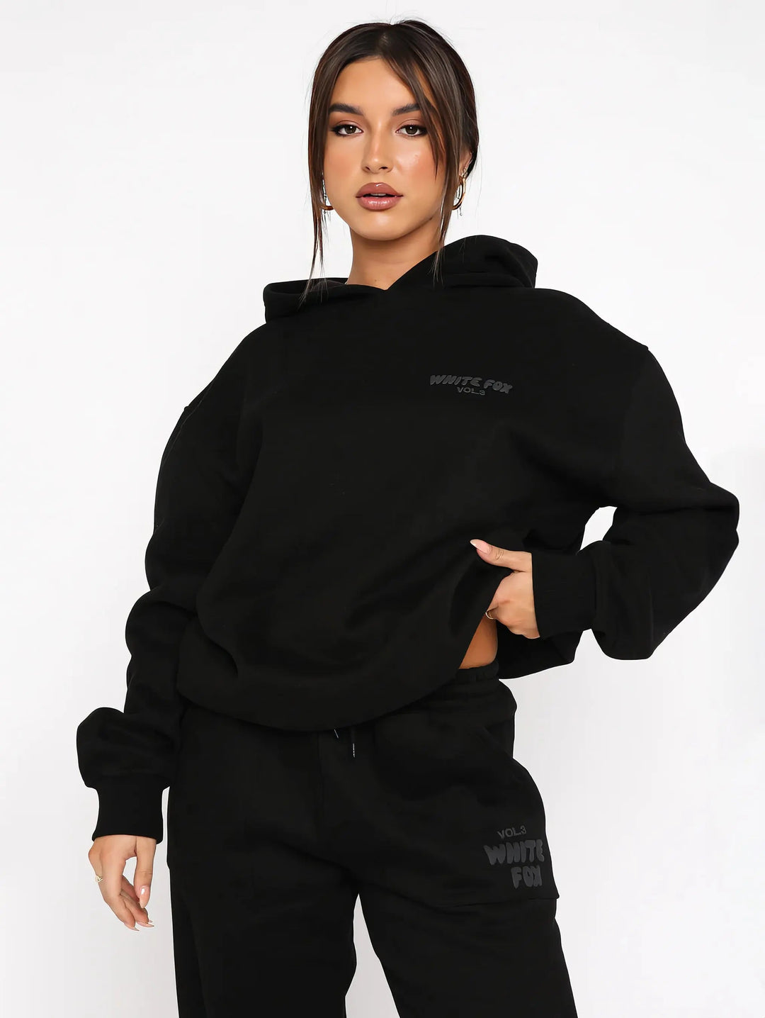 Damski dres oversize z kapturem w odcieniu beżu, przód
