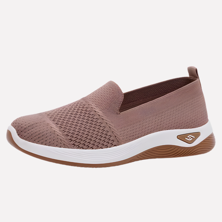 Tył modnego obuwniczego hitu - damskie sneakersy na co dzień