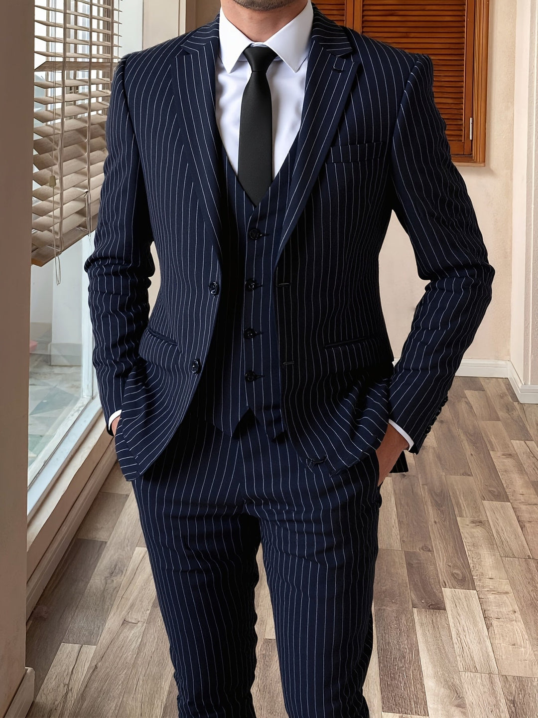Garnitur ślubny w prążki Maxwell - elegancka kamizelka męska z tyłu