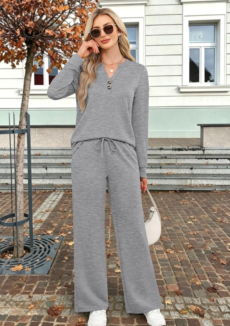 Prążkowany dres damski oversize, zbliżenie na materiał