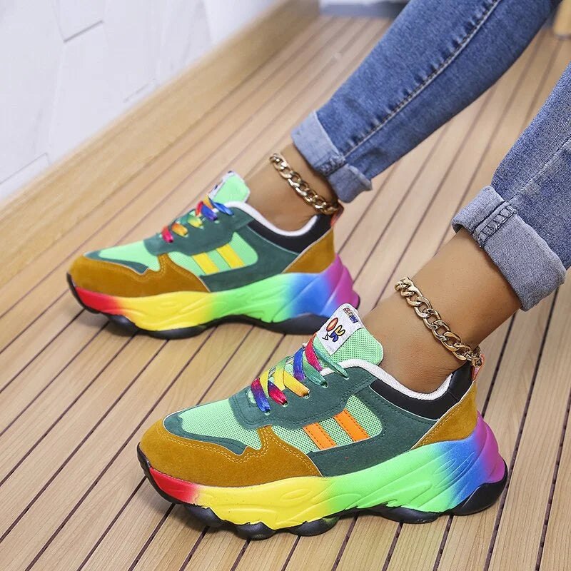 Modne sneakersy damskie w kolorowej wersji, widok podeszwy