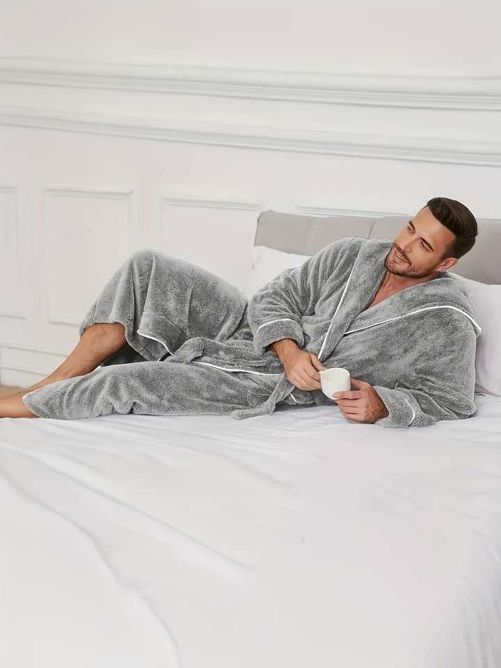 Elegancka odzież domowa – męski szlafrok z miękkiego materiału
