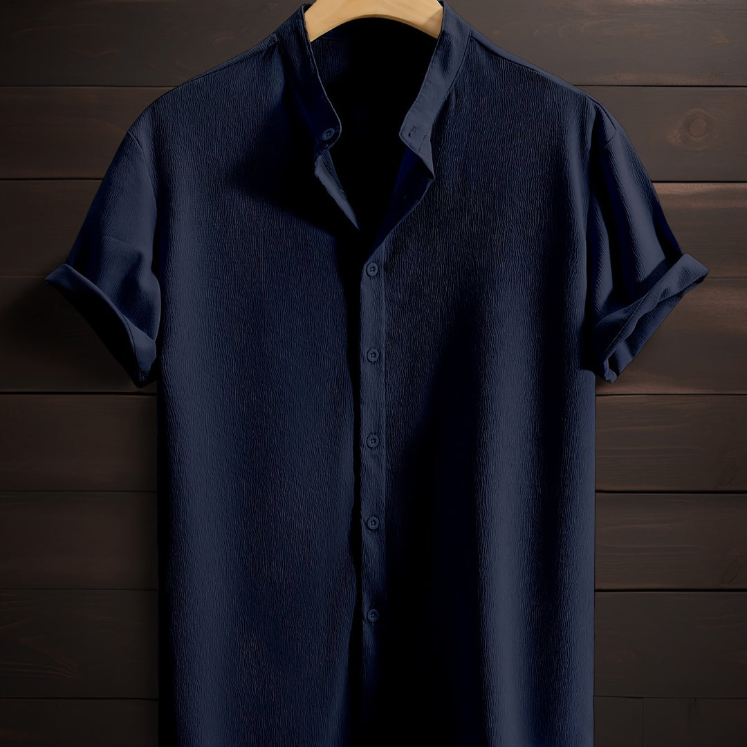 Elegancka męska koszula casual z krótkim rękawem w letnim stylu