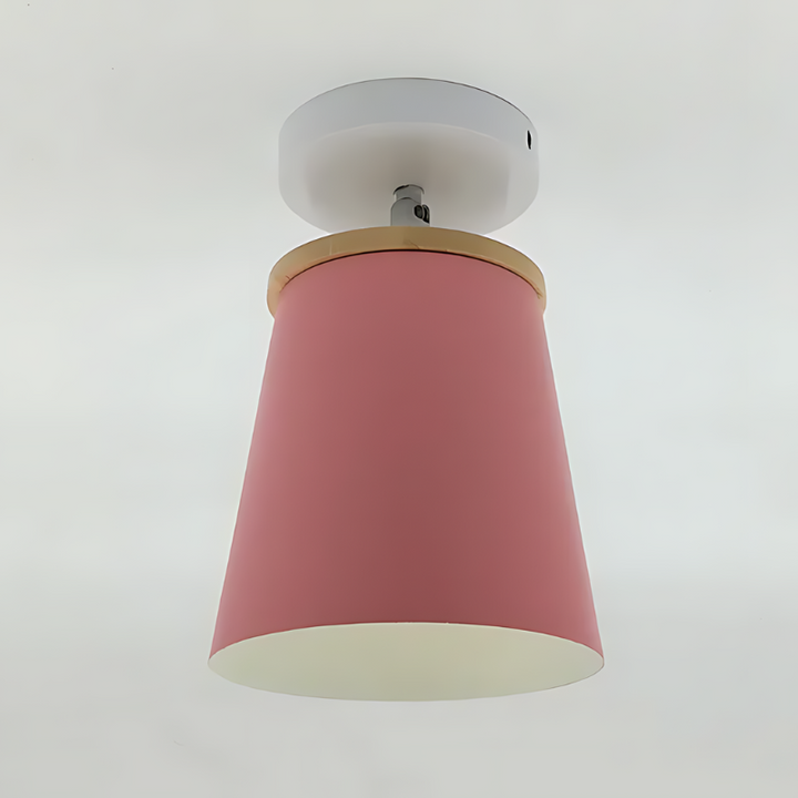 Nowoczesna lampa sufitowa LED w stylu Macaron włączona w jasnym salonie