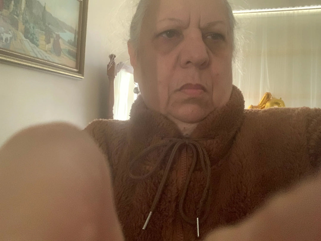 Wysoka stójka w damskiej kurtce zimowej Romilly, ochrona przed wiatrem i zimnem.