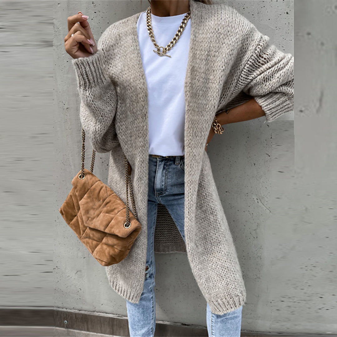 Moda damska sweter rozpinany luźny krój prezentacja materiału