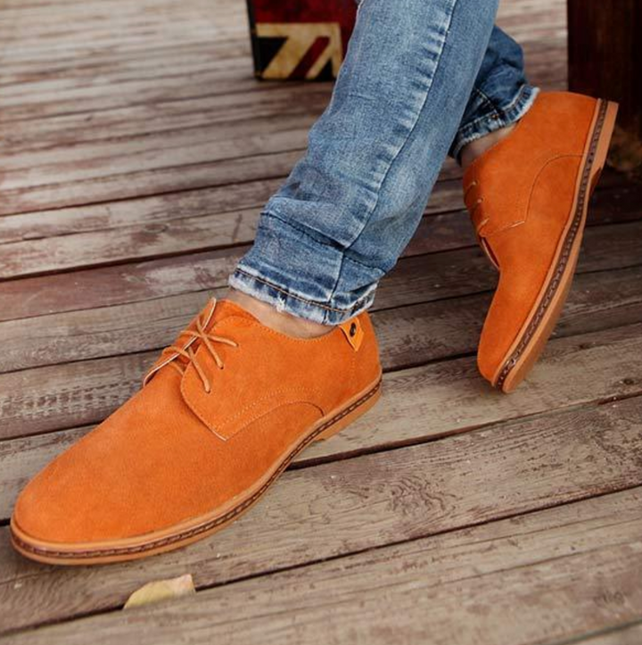Stylowe męskie pantofle derby z widocznym wiązaniem, idealne buty do pracy i na co dzień.