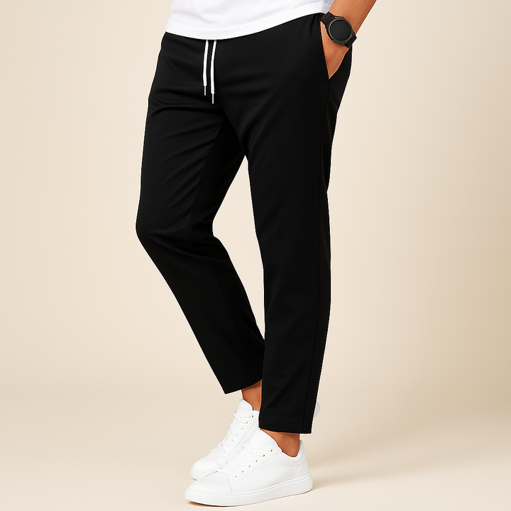 Męskie spodnie slim fit ze sznurkiem i kieszeniami w zbliżeniu na detale