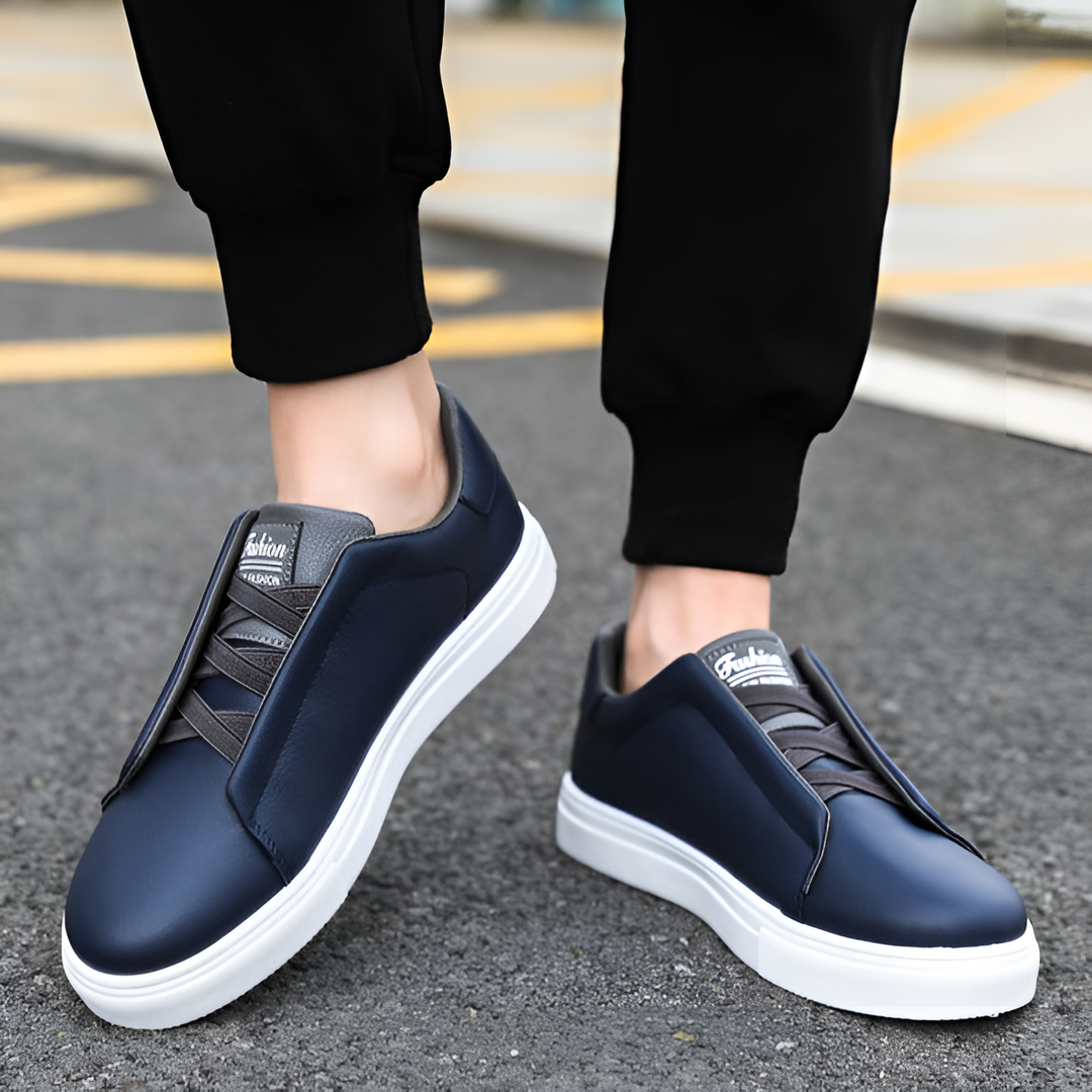 Tył męskich sneakersów Patryk, brązowe codzienne obuwie skórzane