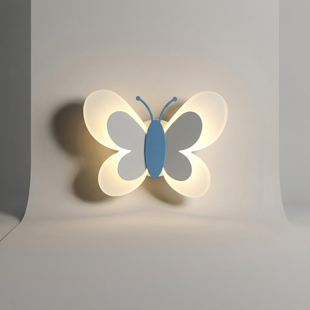 Nowoczesny kinkiet LED motyl pokazany z bliska, detale wykonania lampy