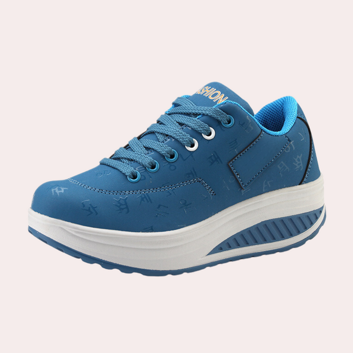 Czarne damskie sneakersy sportowe na modnej platformie do codziennych stylizacji