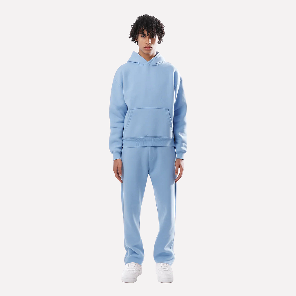 Wygodny komplet dresowy unisex, zbliżenie na materiał i wykończenie