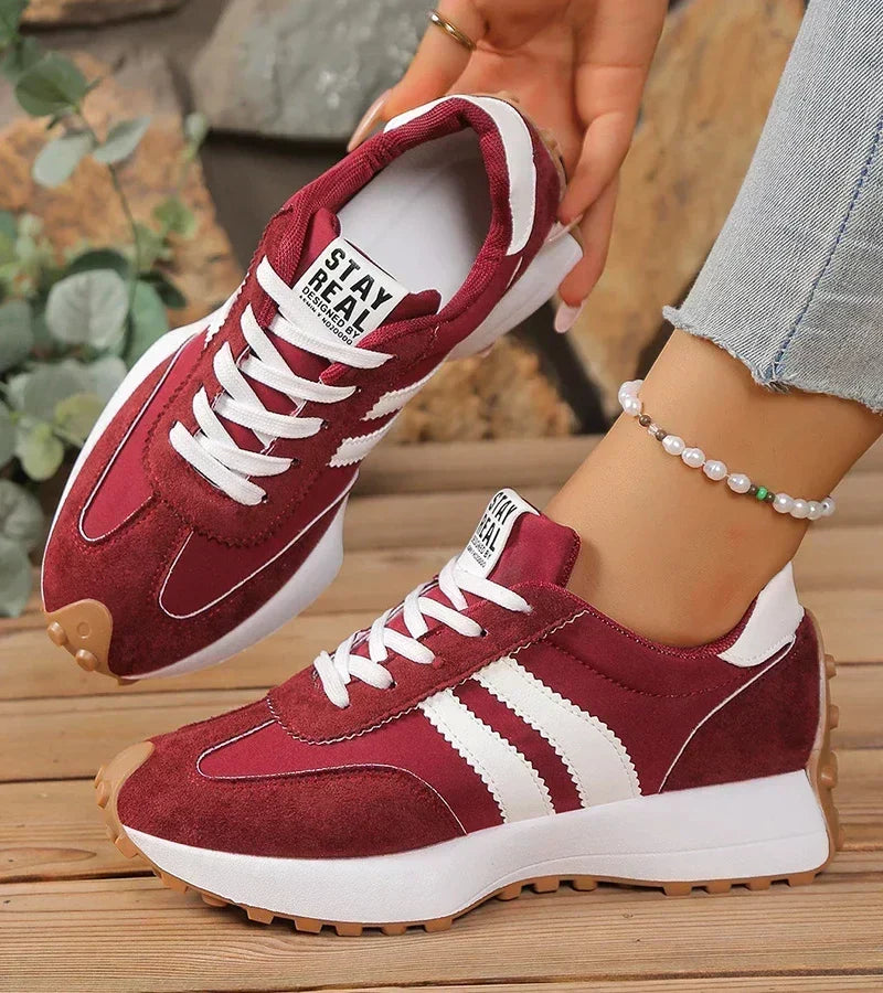 Wygodne sneakersy damskie na platformie w stylizacji miejskiej