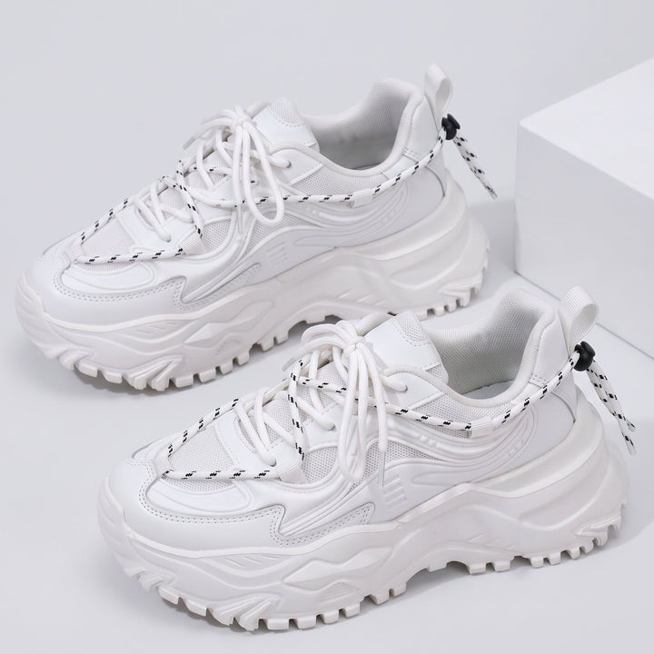 Białe damskie sneakersy codzienne z przewiewną siateczką