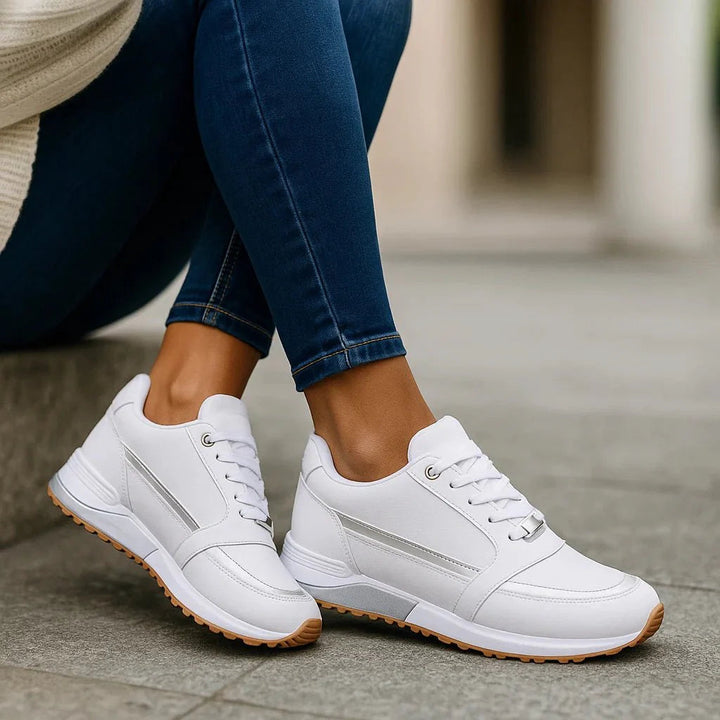 Niebieskie sneakersy codzienne dla kobiet, przewiewna cholewka i ortopedyczna wkładka