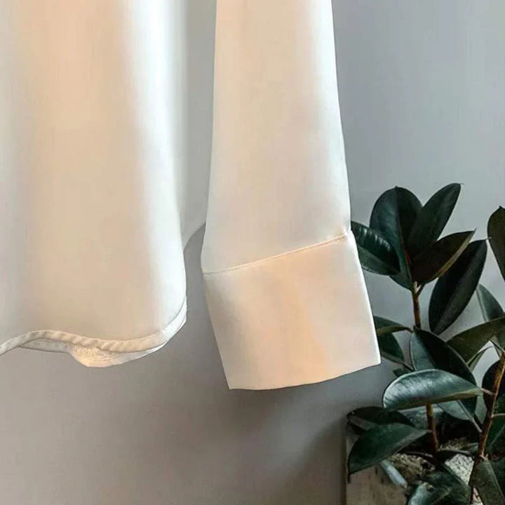 Wygodna i elegancka bluzka do pracy, modny wybór dla kobiet