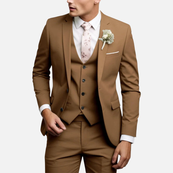 Zblizenie na materiał i kieszeń męskiego garnituru ślubnego slim fit