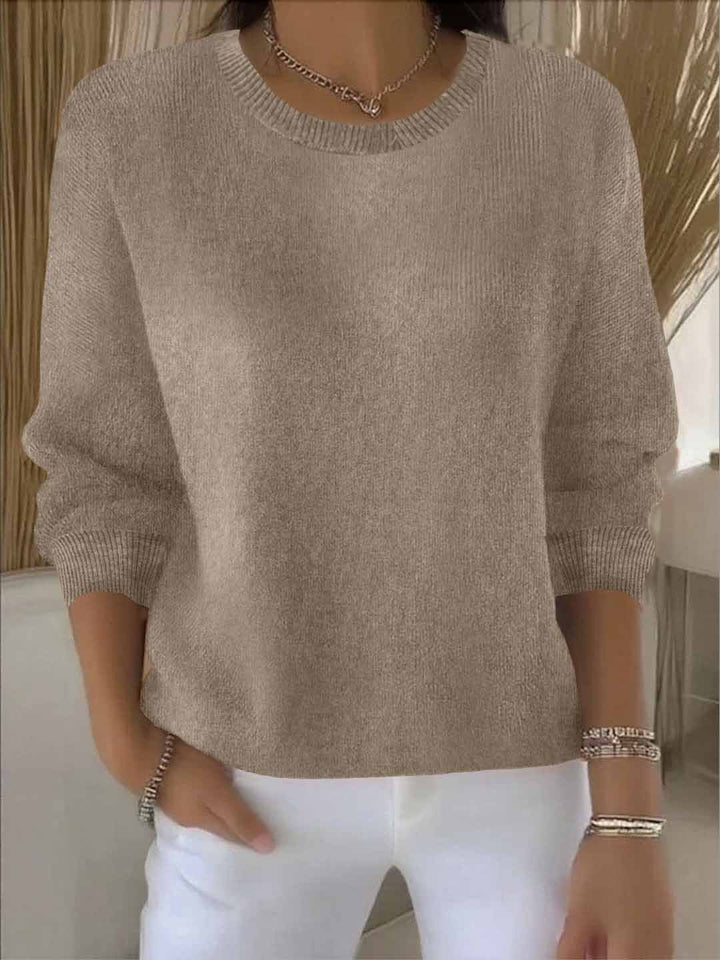 Dopasowany sweter damski z długim rękawem, tył stylizacji