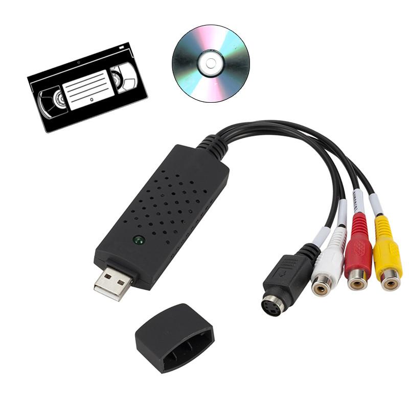 Konwerter VHS na USB z okablowaniem i kasetą w tle