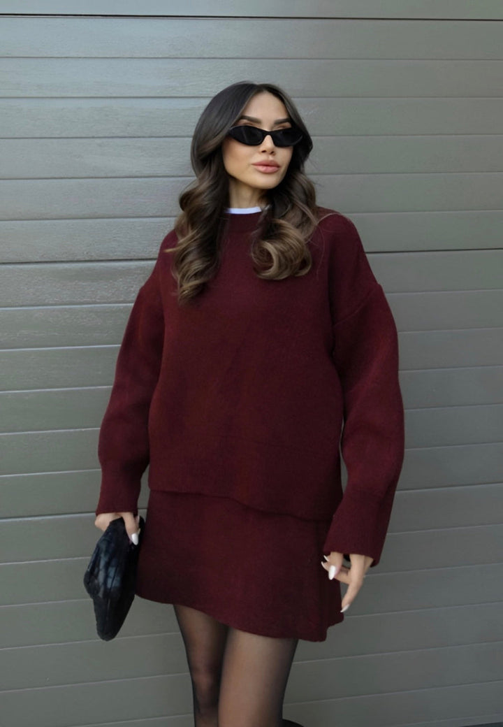 Wygodny dzianinowy dres damski o eleganckim kroju