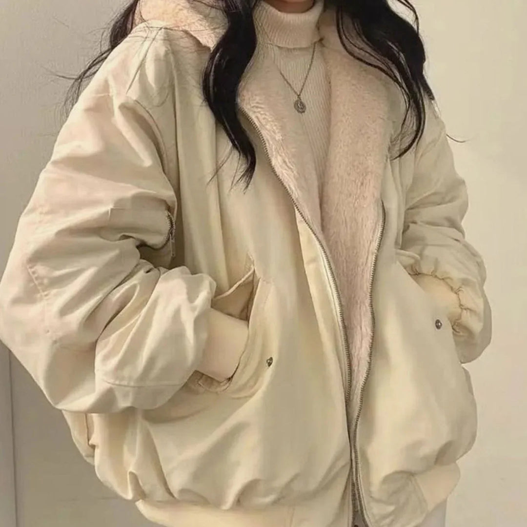 Damska beżowa kurtka zimowa oversize z puszystym wykończeniem