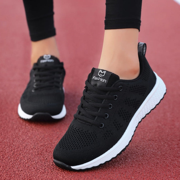 Stylowe buty damskie sportowe szaro-różowe w ujęciu od tyłu