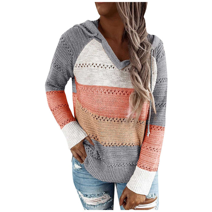 Stylowy sweter boho damski, widok z profilu