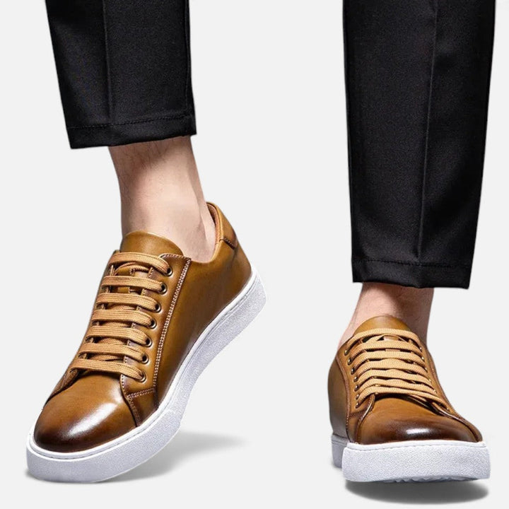 Stylowe sneakersy męskie z podeszwą zapewniającą komfort chodzenia