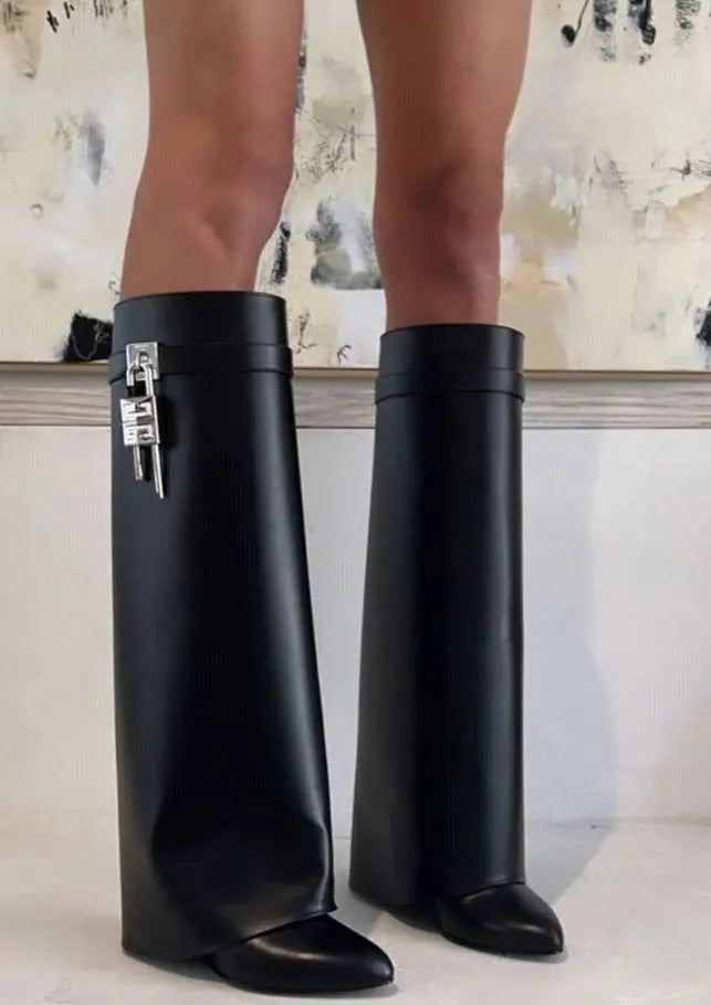 Kozaki damskie za kolano na platformie, modne buty na zimę