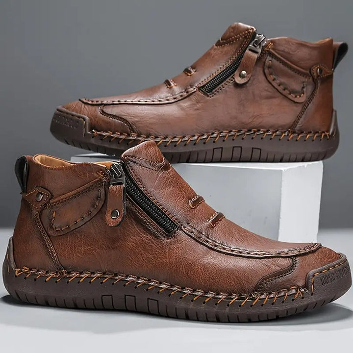 Męskie buty codzienne Rupert w kolorze brązowym widoczne z boku