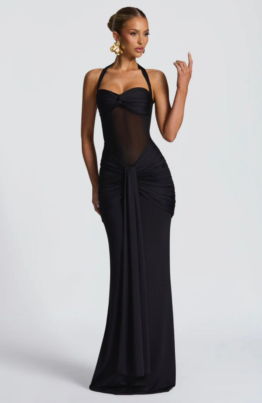 Dopasowana elegancka sukienka maxi typu syrena z dekoltem halter