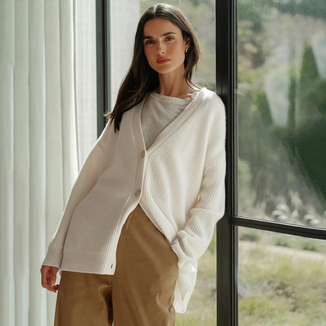 Stylowy kardigan oversize w pełnej krasie, odzież damska