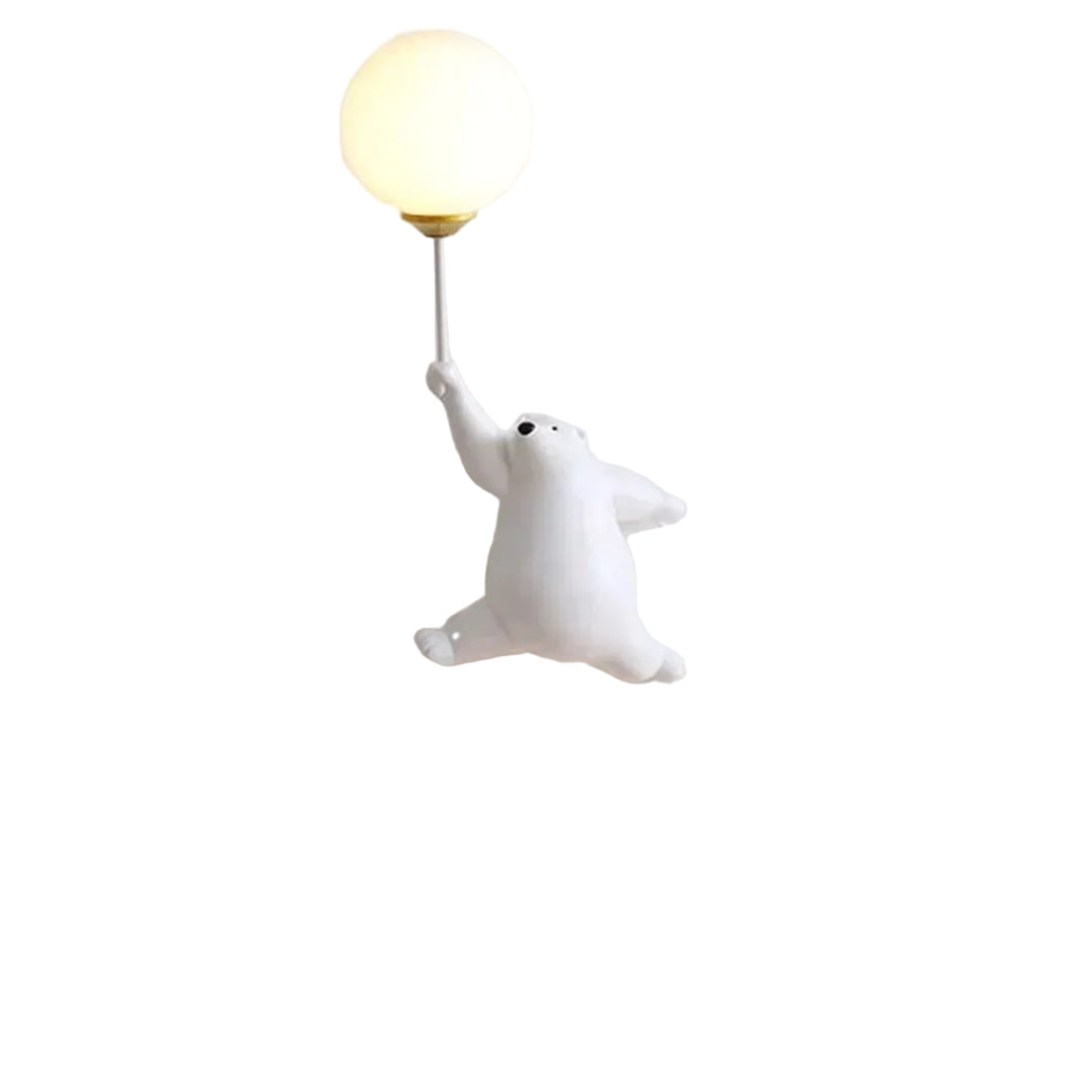Biały kinkiet ścienny w kształcie misia trzymającego świetlisty balon na białym tle